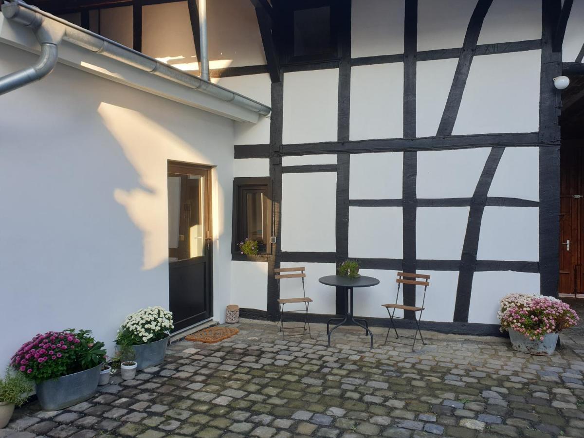 Duex-Hof Apartment Fachwerkhaus Bornheim  Luaran gambar